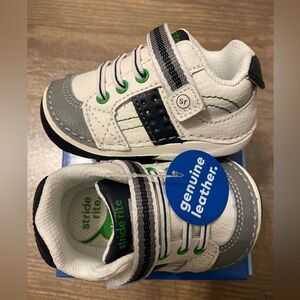 Stride Rite Artie Shoe - Size 3.5XW